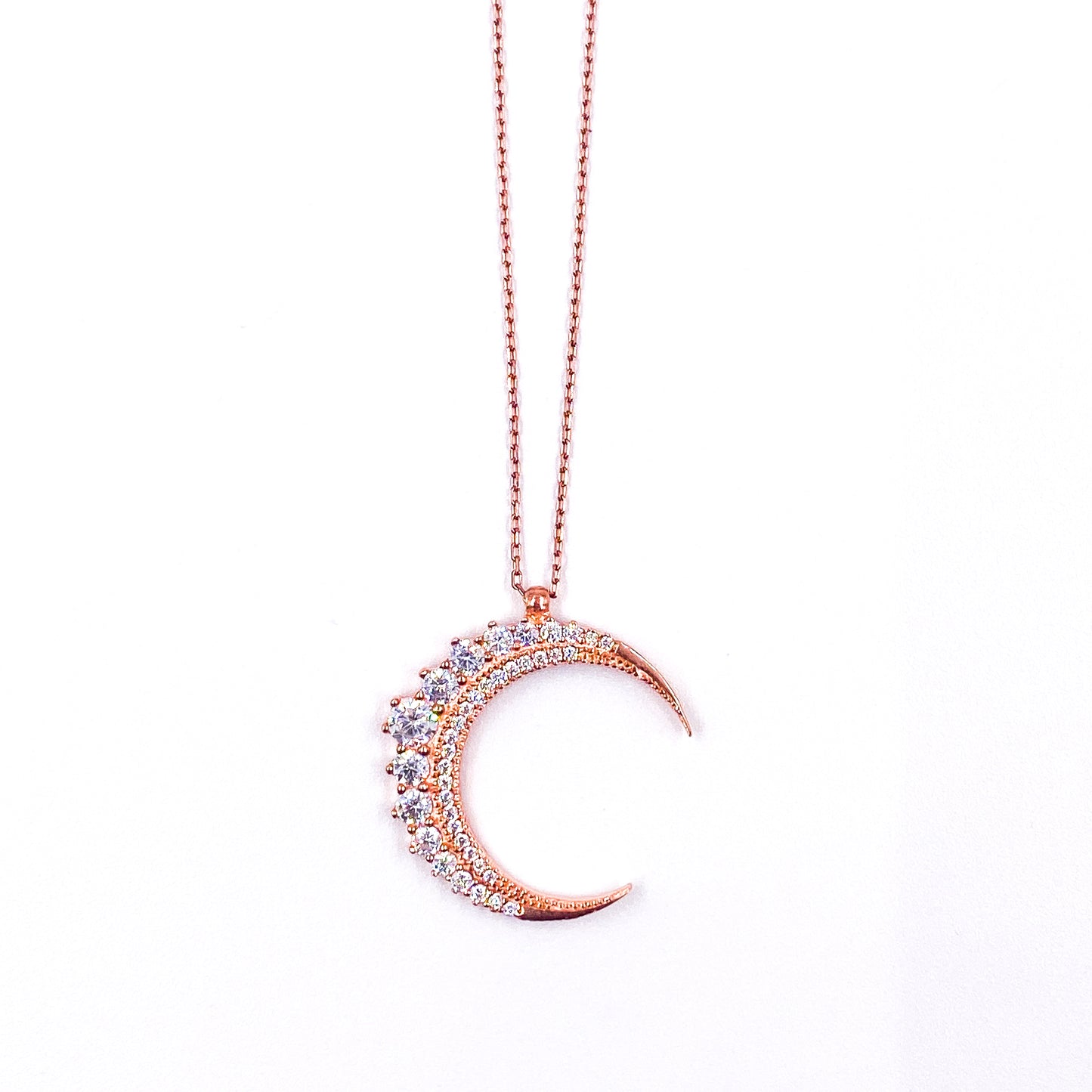 Collar con dije de luna de zirconias